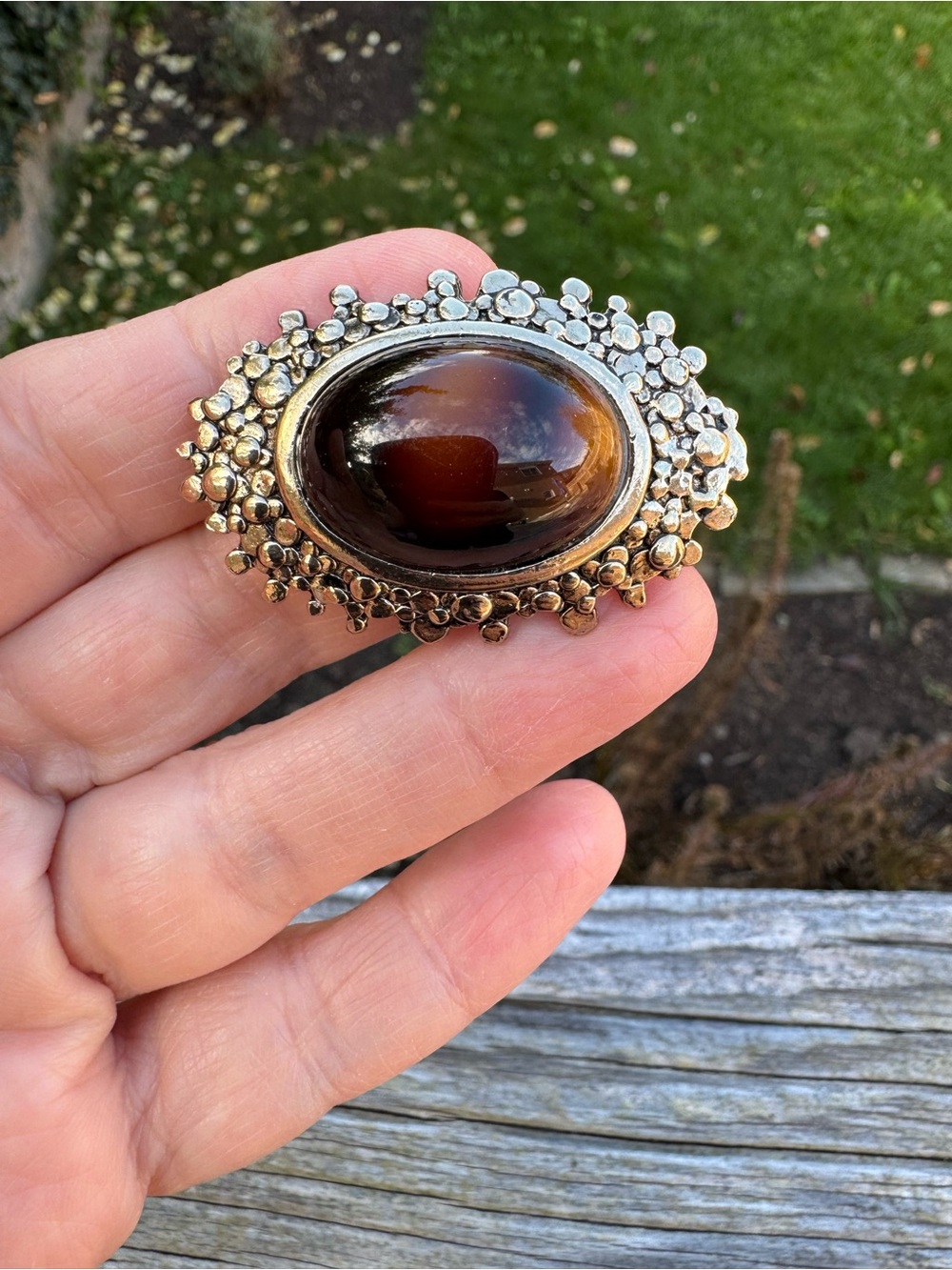 Sarah Coventry Faux Tiger’s Eye Oval Brooch - Norwegian Wood 1970’s Vintage